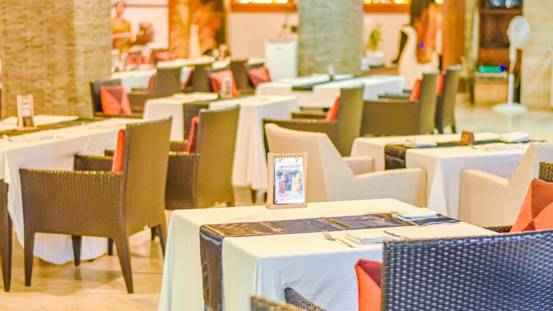 מלון The Lokha Legian Resort & Spa