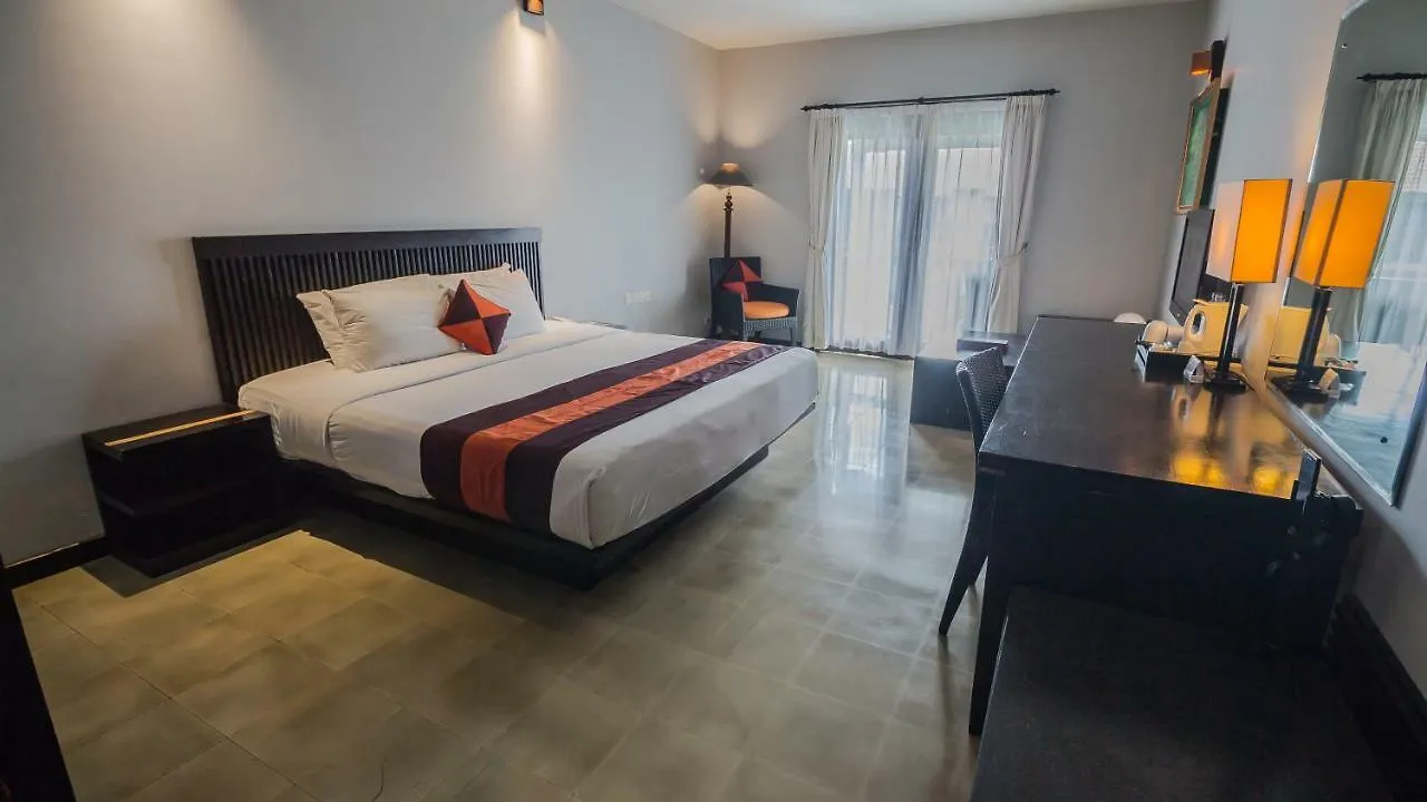 The Lokha Legian Resort & Spa מלון