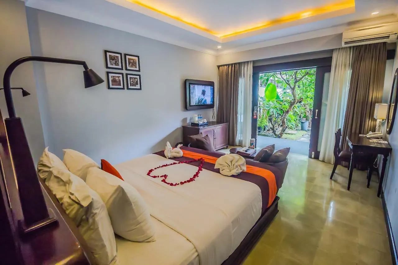 מלון The Lokha Legian Resort & Spa