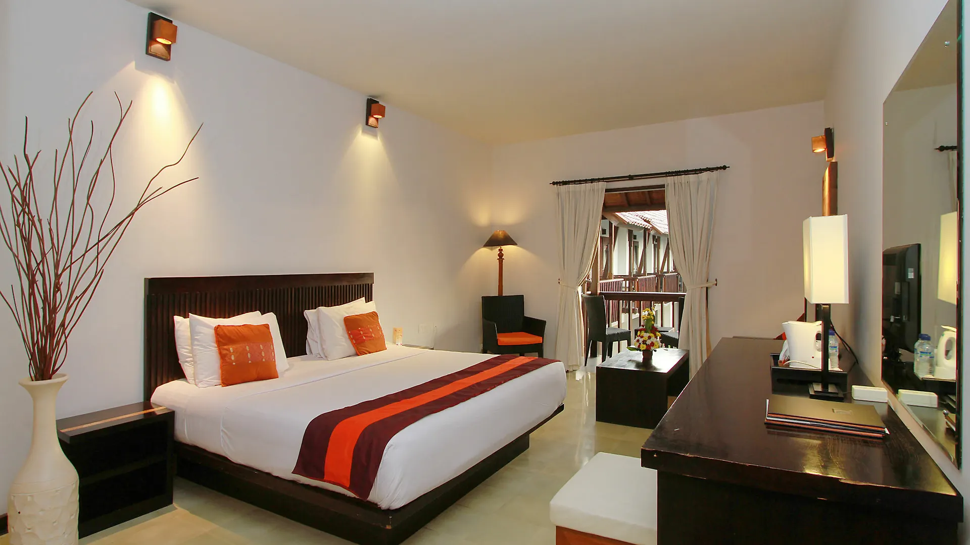 The Lokha Legian Resort & Spa 3*,
