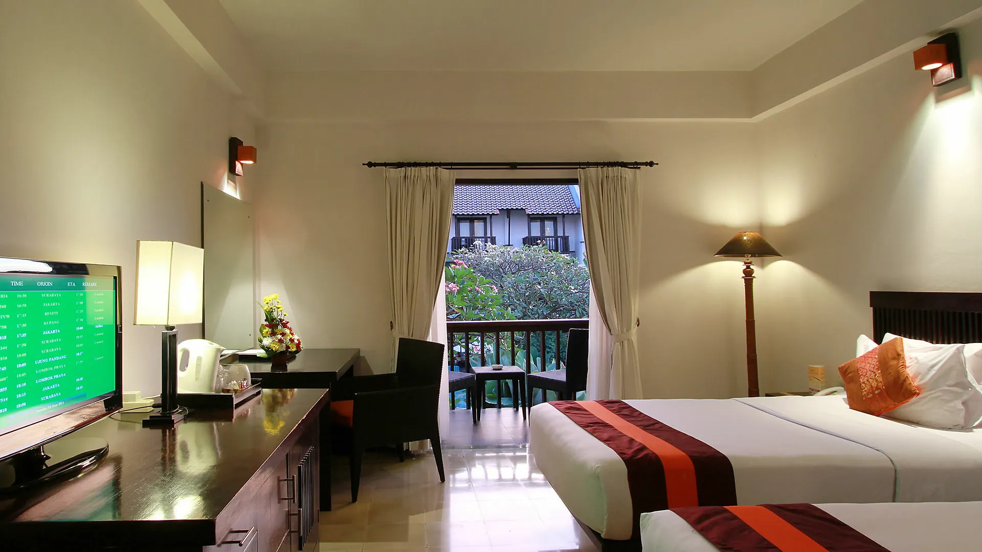 מלון The Lokha Legian Resort & Spa