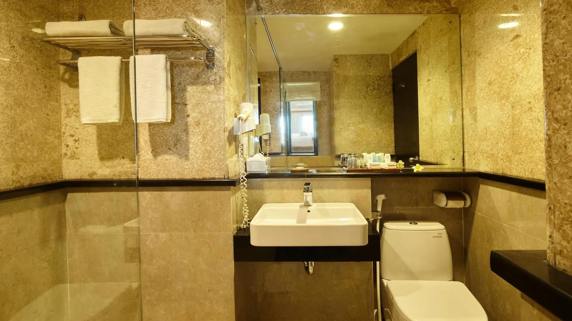 Hotell The Lokha Legian Resort & Spa